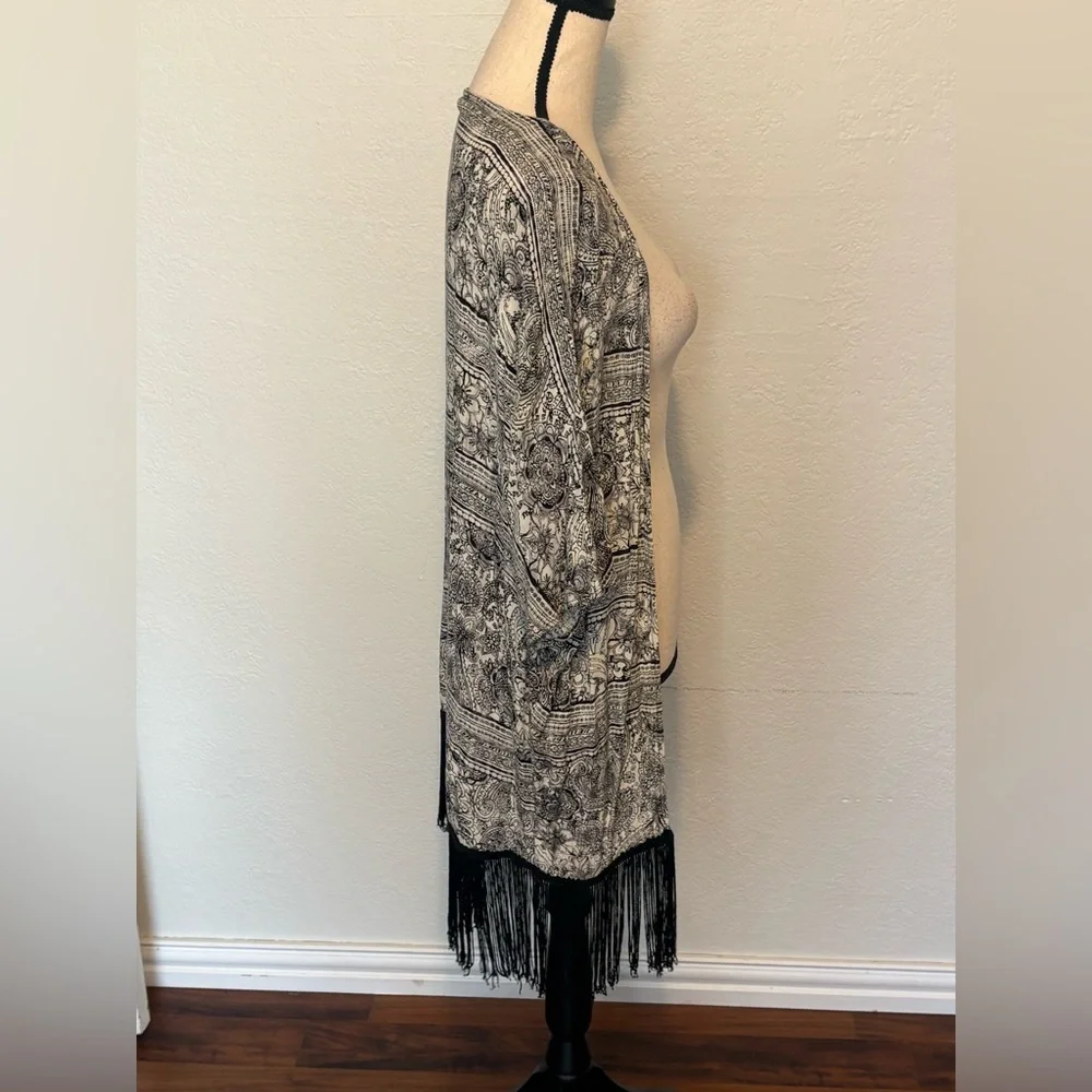 California Gypsy Black & White Print Kimono with Fringe (One Size)